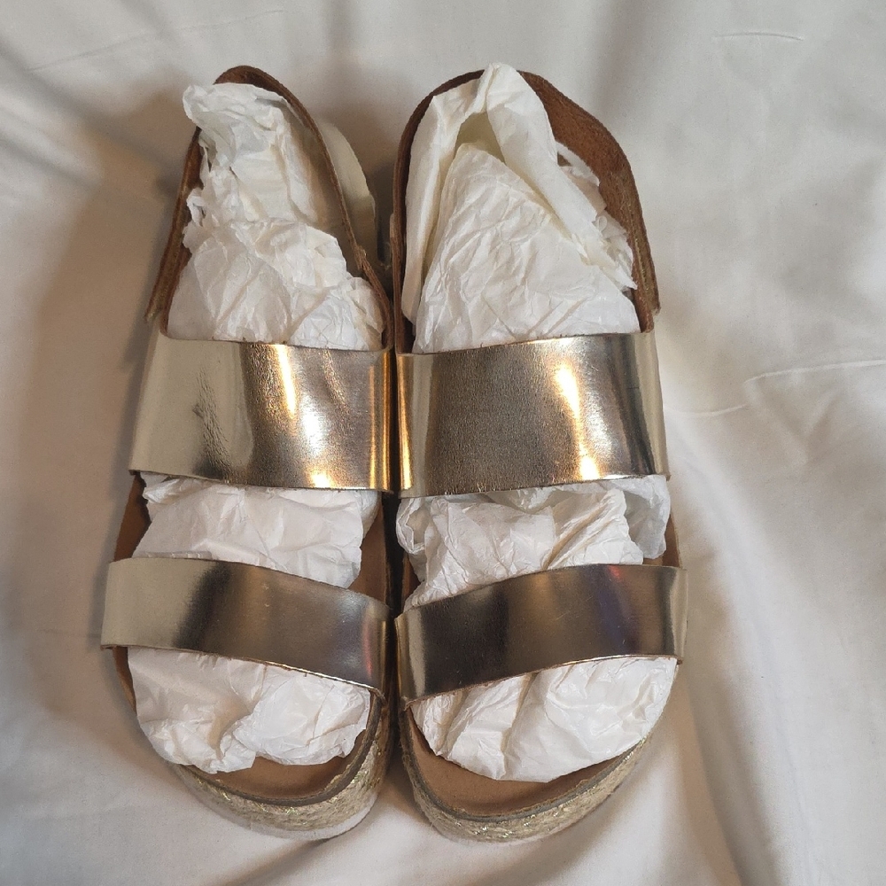 Dirty Laundry Espedrille Shiny Gold Women's Wedge Sandals Sz. 8